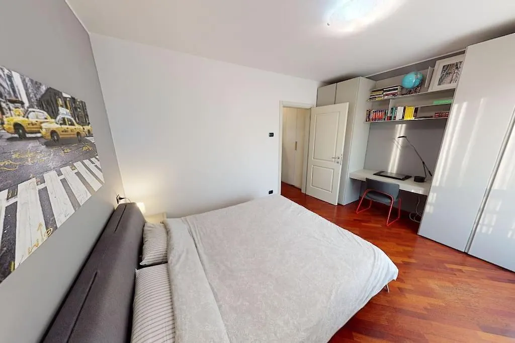 Apartment+Garage Near Novegro Exhibition/Linate Segrate 0*,  Italia